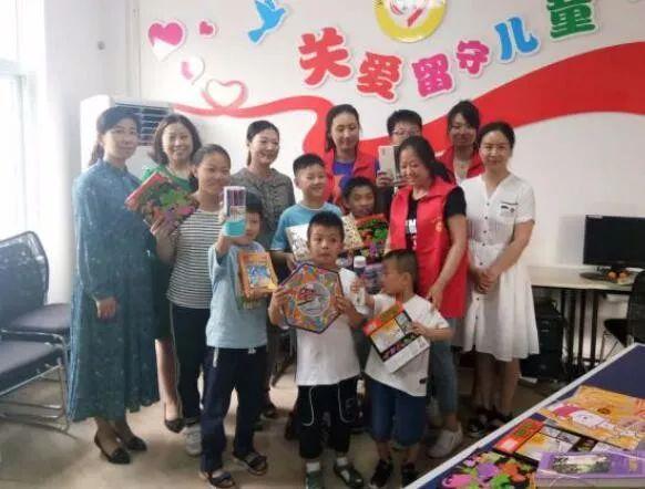 2.3米网红小莫感冒去世!衣服鞋子都要定做